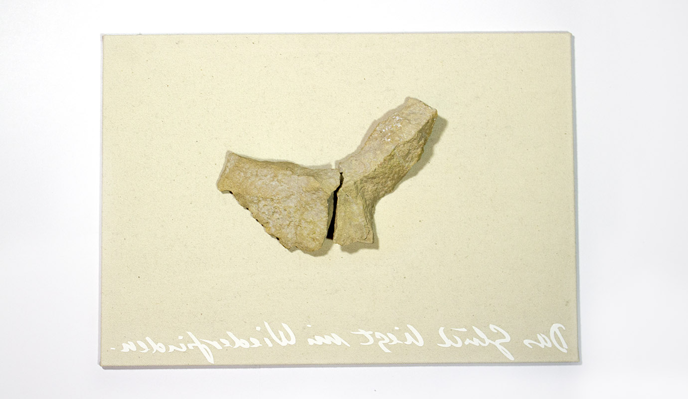 DAS GLÜCK LIEGT IM WIEDERFINDEN 2-teiliges Fundstück, Stein, ca. 11 x 10 x 5 cm, 2012